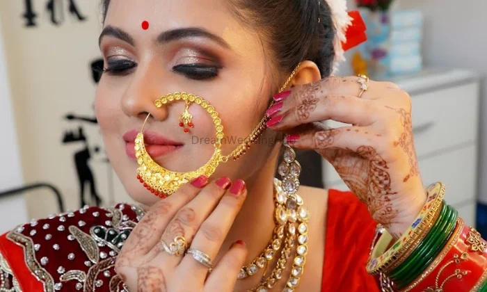 Makeup artist Babita Birlaa